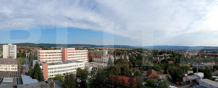 Apartament cu 3 camera, zona Spitalului