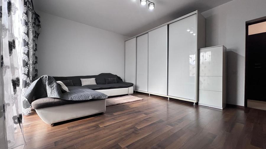 Apartament cu curte generoasă | 2 camere | Mobilat complet | Avangarde
