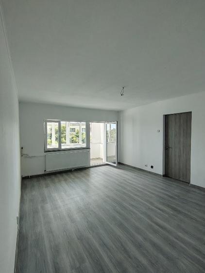 Vânzare Garsonieră 42 Mp Vitan Mall Complet Renovată Instalații Schimbate