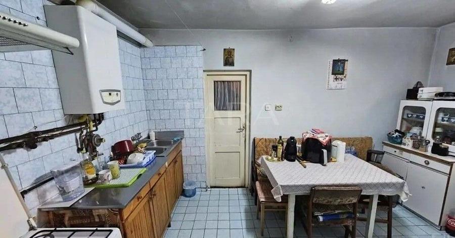 Casă in zona Andrei Muresanu, cu teren generos