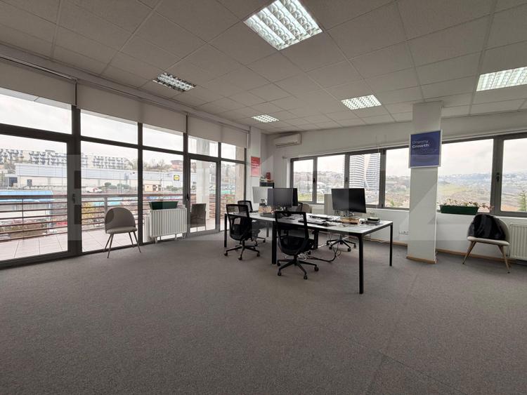 Birou 70 mp, open space, terasă 20 mp, parcare, zona Frunzișului