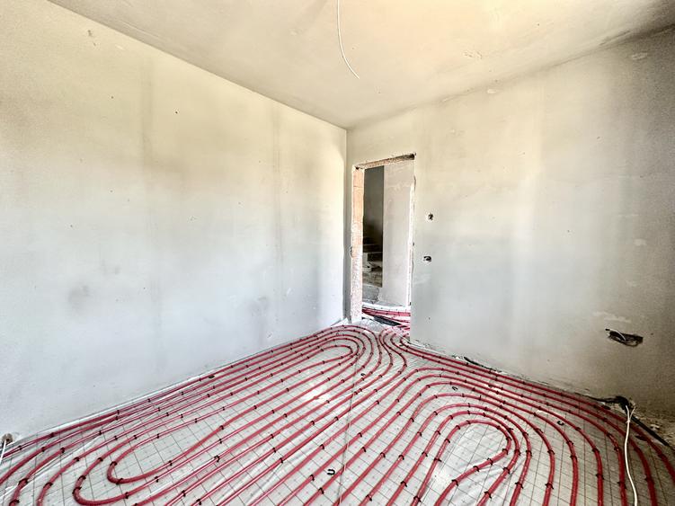 Duplex despartit prin camera tehnica | 4 camere | 115 mp utili | Drumul Boilor