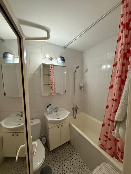 1 camera Decomandat- etaj 1 - Pacurari Canta- liber- 75000 euro