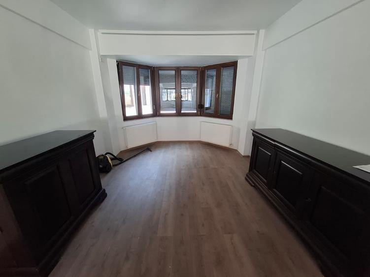 Inchiriez apart 3 camere Boul Rosu ID: RH-45633-property