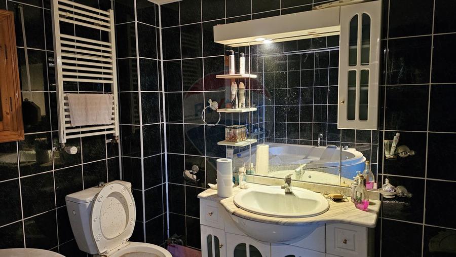 Casă / Vilă cu 6 camere, Gura Humorului, Suceava