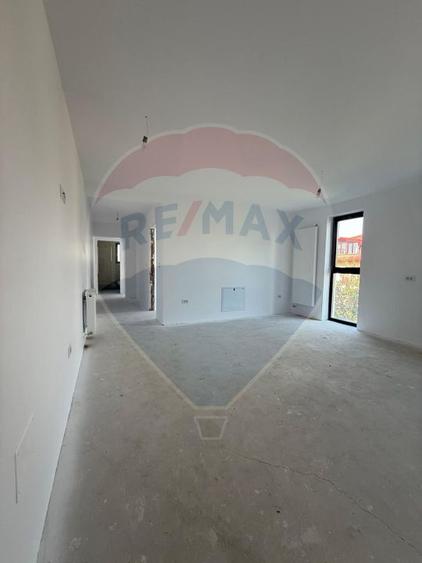 Clădire multifuncțională – 950 mp | P+3 | Lift | 26 locuri de parcare