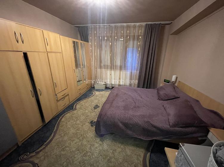 Casa S+P+E+M | 605 mp utili | 10 camere | 3 bucatarii | 4 bai | 3 terase | Garaj