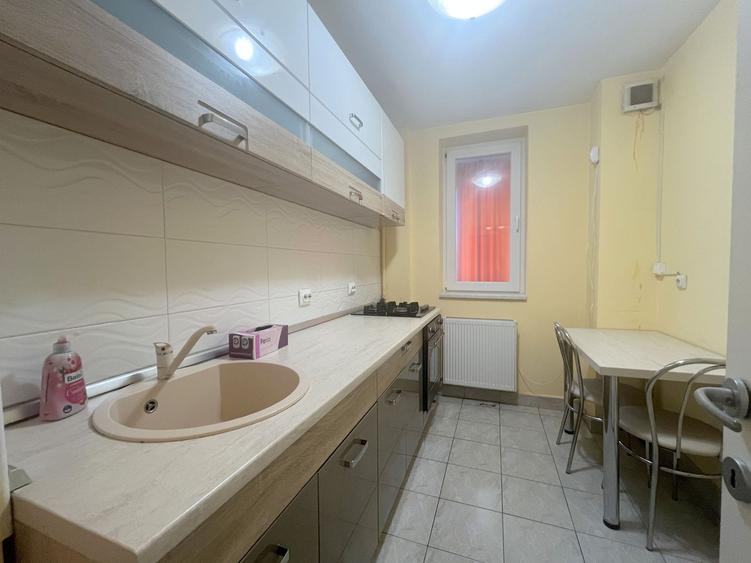 Apartament de închiriat – 3 camere