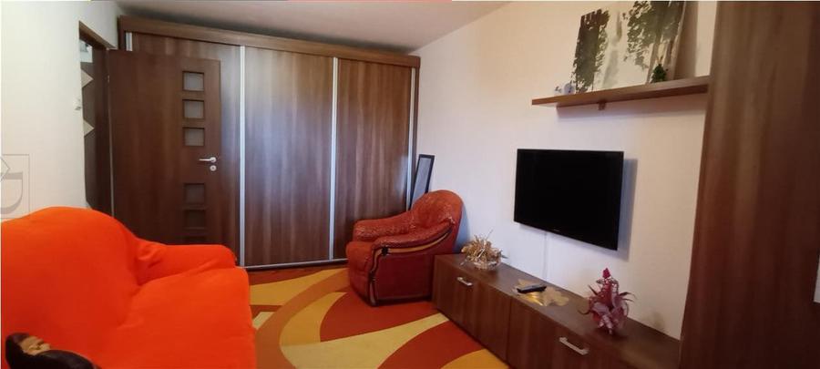 Apartament 2 camere mobilat, etaj 1 - Lipovei