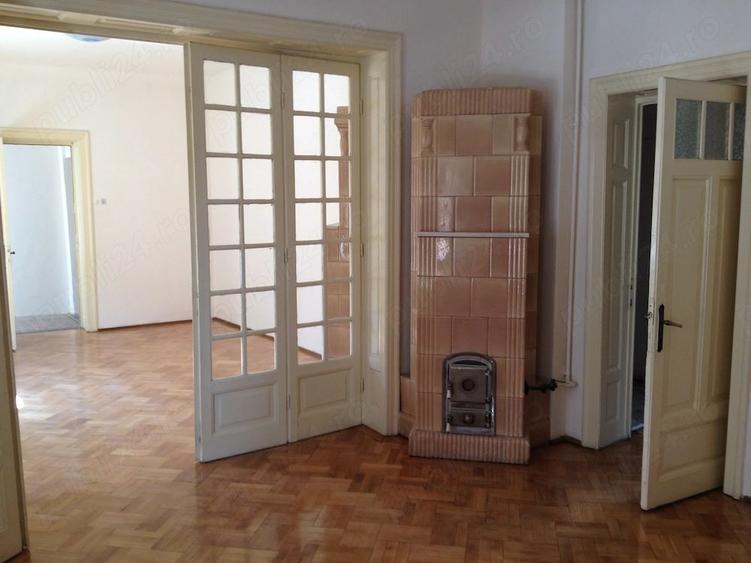 Apartament în Vilă Domenii-Cașin | 3 Camere, Curte 250mp & 4 Locuri Parcare