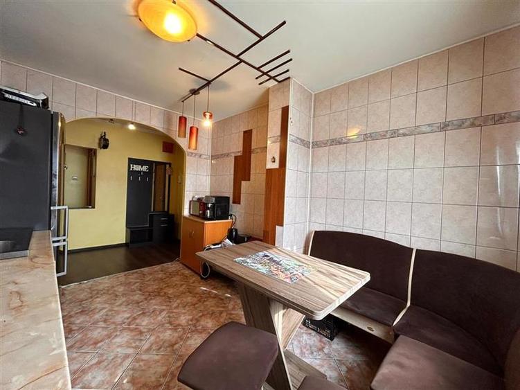 3 Camere decomandat zona GEPEX