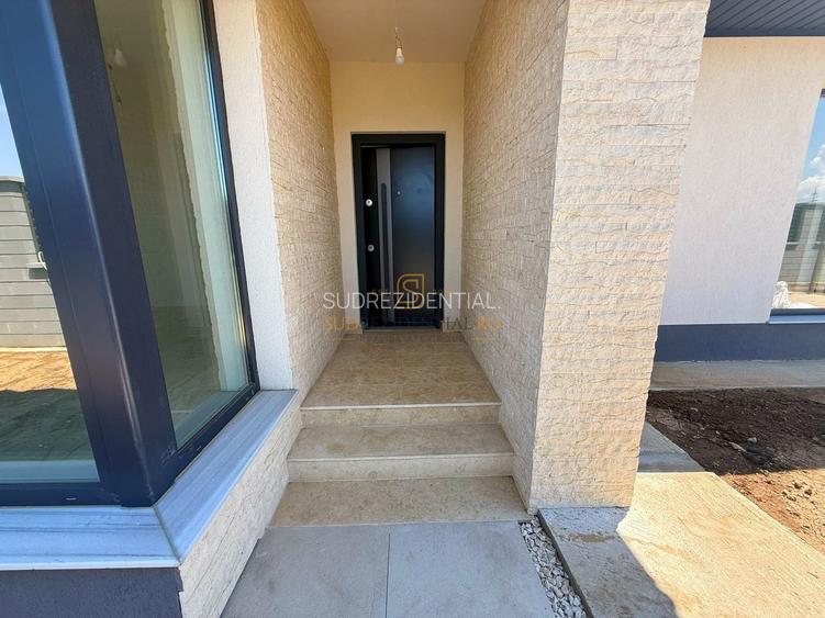 Casa individuala / 3 Camere / 2 Bai / Dressing