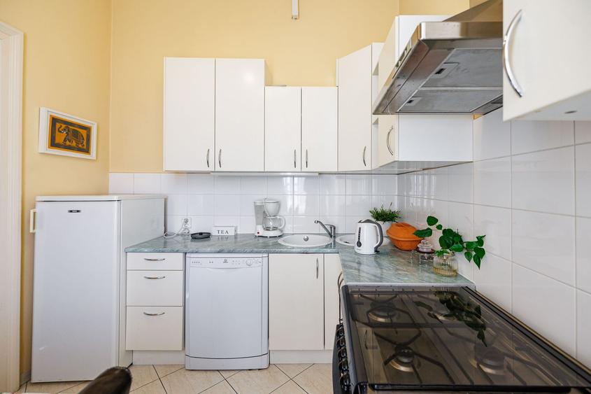 Apartament 3 camere - monument istoric - zona Ultracentrala - Comision 0%