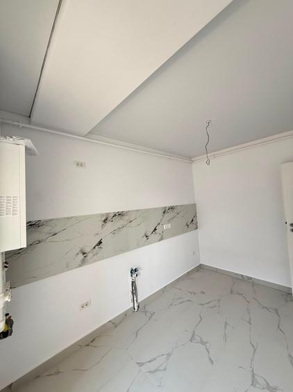 Garsonieră decomandată, compartimentare eficientă, balcon– Etaj 1/6- Comision 0