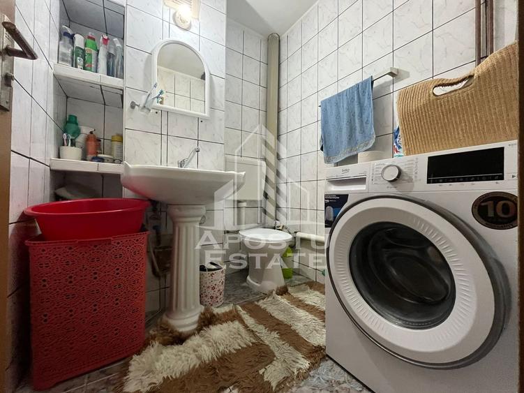 Apartament cu 3 camere, 2 bai, 2 balcoane, zona Vladeasa