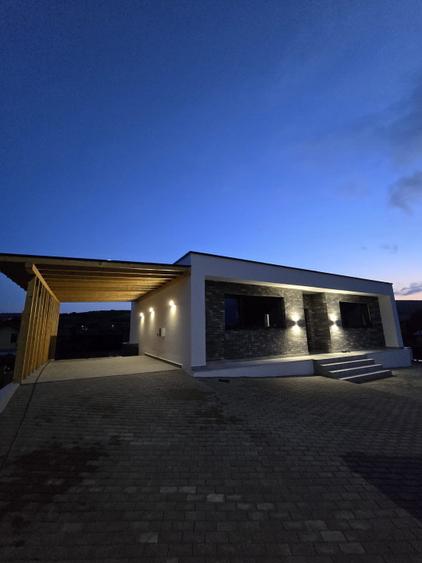 Casa individuala P+E, pompa de căldură, panouri fotovoltaice