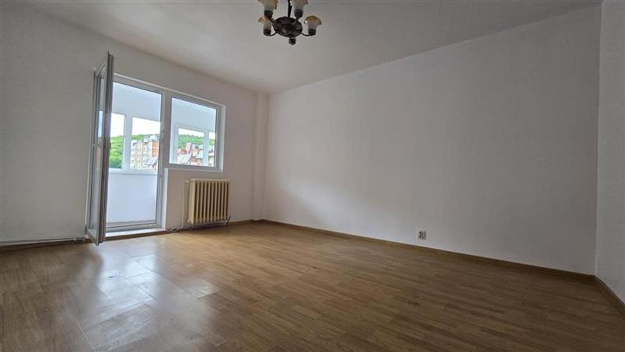Apartament 2 camere etaj intermediar Racadau
