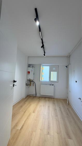 3 CAMERE 3/8 83MP BL 1995 MONOLIT RENOVAT COMPLET SCOALA 81 METROU CENTRALA
