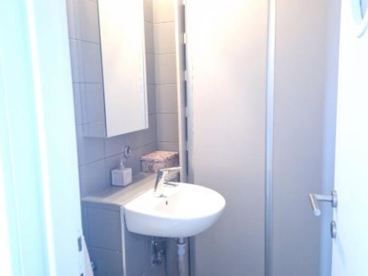 Apartament 3 camere | Nerva Traian | Decomandat | 2 Dormitoare | 2 Bai | Balcon