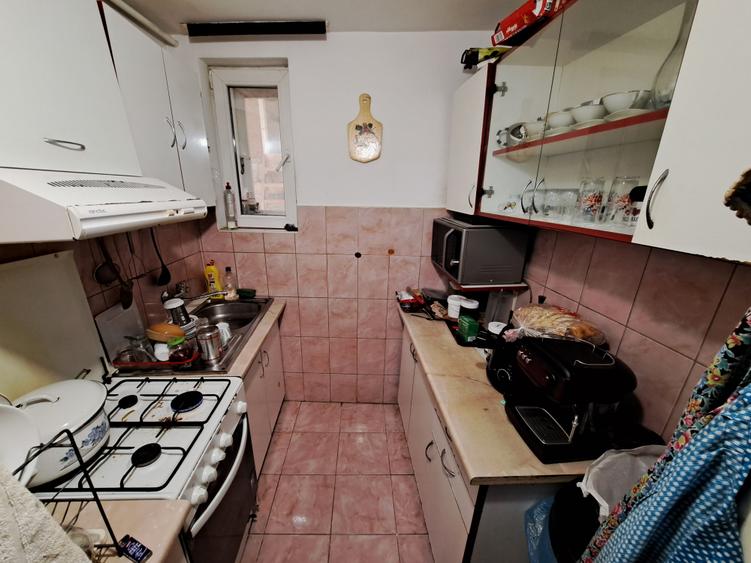 Vand casa singur pe curte, Central, Reghin