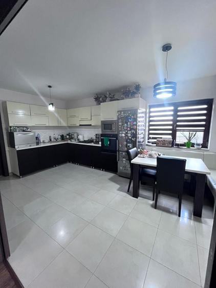 Casa  nouă de vanzare cu garaj,  în zona Micesti