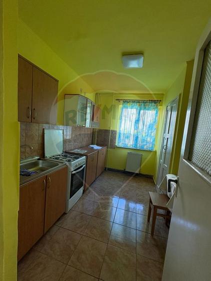 Apartament 2 camere de închiriat –etaj 1 renovat, ideal pentru familie