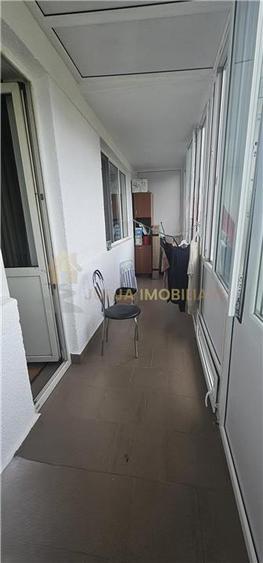 APARTAMENT 2 CAMERE 43 MP PLUS BALCON DE 10 MP ZONA MERCUR