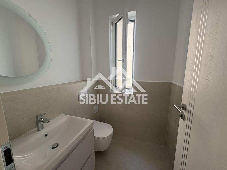 Apartament 3 camere la parter – ideal locuinta sau spatiu comercial