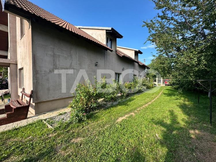 Casa noua 3 camere 300 mp anexe teren liber 1550 mp Margineni