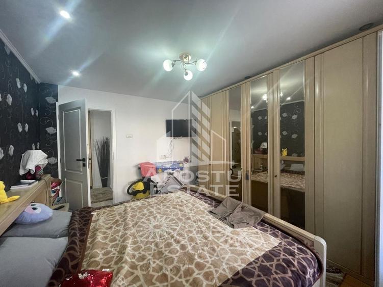 Apartament 3 camere -  zona Uta