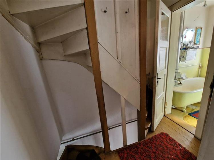 Resita Casa 5 Cam D-P-Etj.1 si Curte