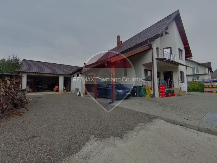Casă / Vilă cu 4 camere de vânzare - 3