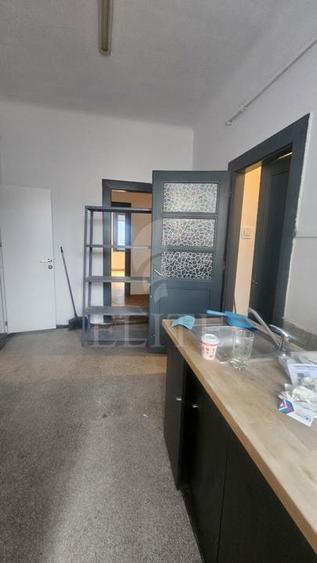 Apartament 4 camere în zona P-TA UNIRII
