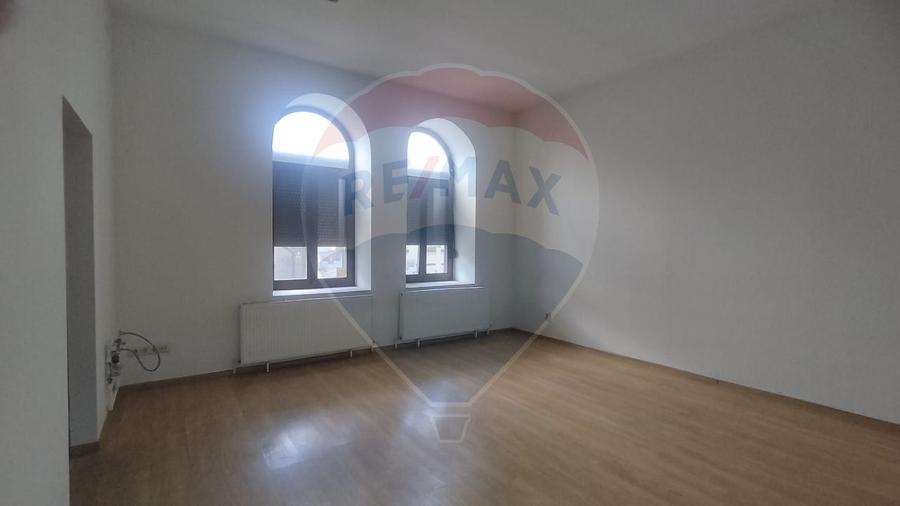 De închiriat spațiu comercial/office – 21 mp, Șimleu Silvaniei