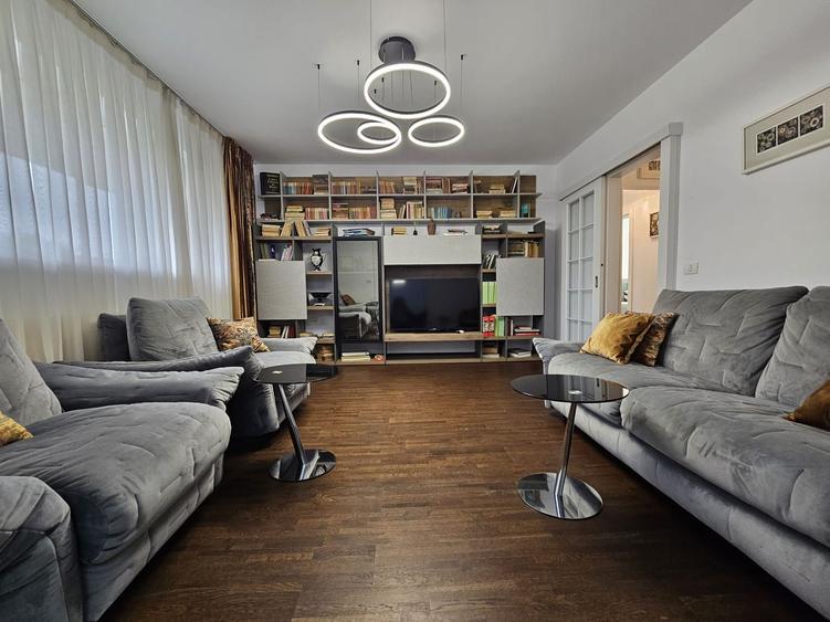 Apartament modern cu 3 camere, vedere la mare, chiar lângă Cazino