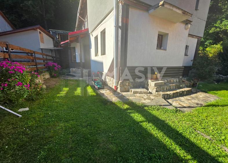 Parter de casă de vânzare în Azuga – zonă centrală | 89 mp utili