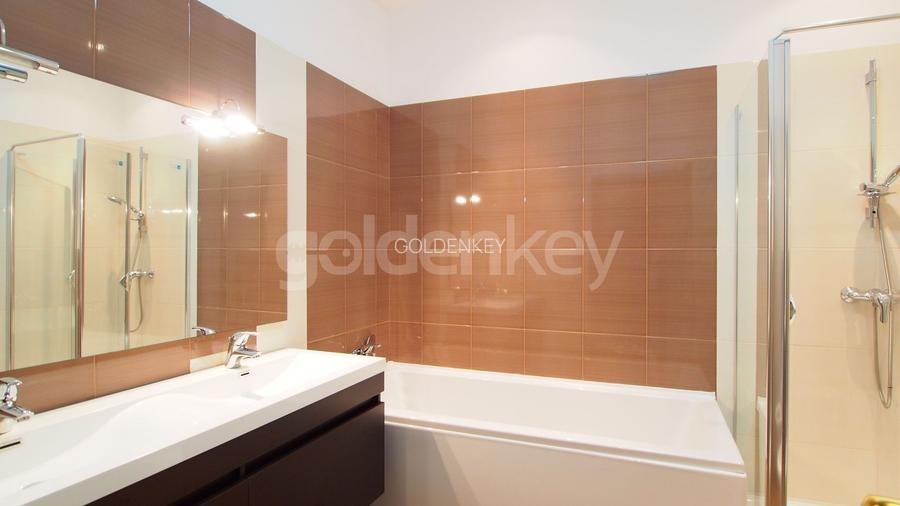 Apartament cu 4 camere si vedere panoramica spre lac - 9