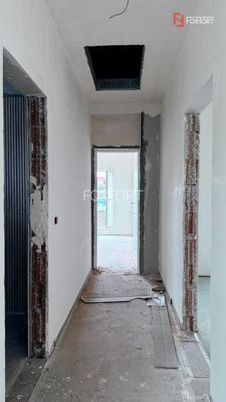 Duplex cu 4 camere de vanzare + 2 locuri de parcare in Sanandrei  - 12