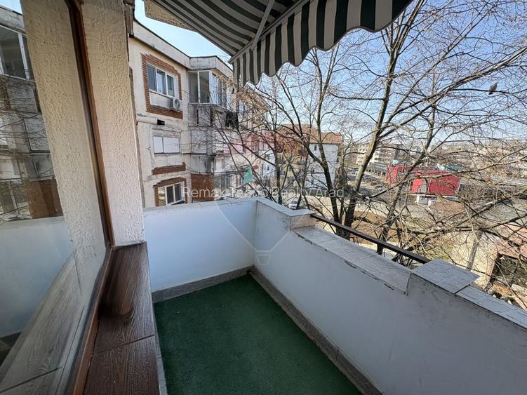 Vanzare apartament 3 camere decomandat cu loc parcare Micalaca zona300 - 16