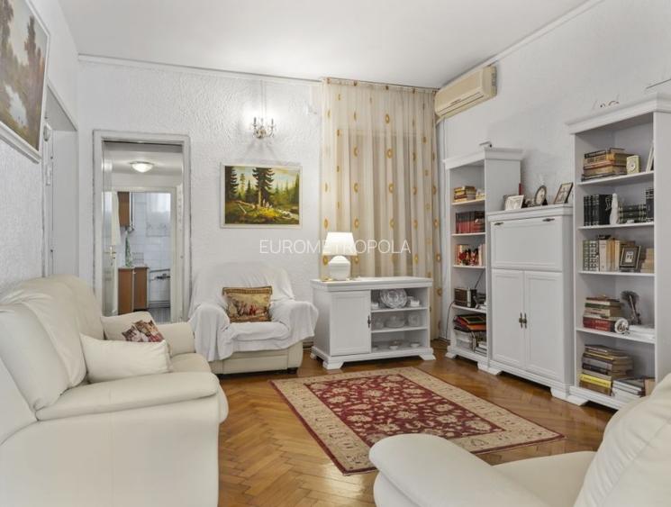 Apartament UNIC tip burghez - Piata Victoriei - 3