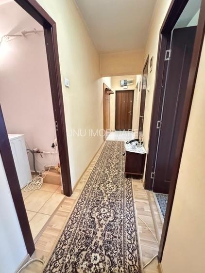 Etaj 2 - 4 camere decomandat - doua bai - doua balcoane - Dacia - 6