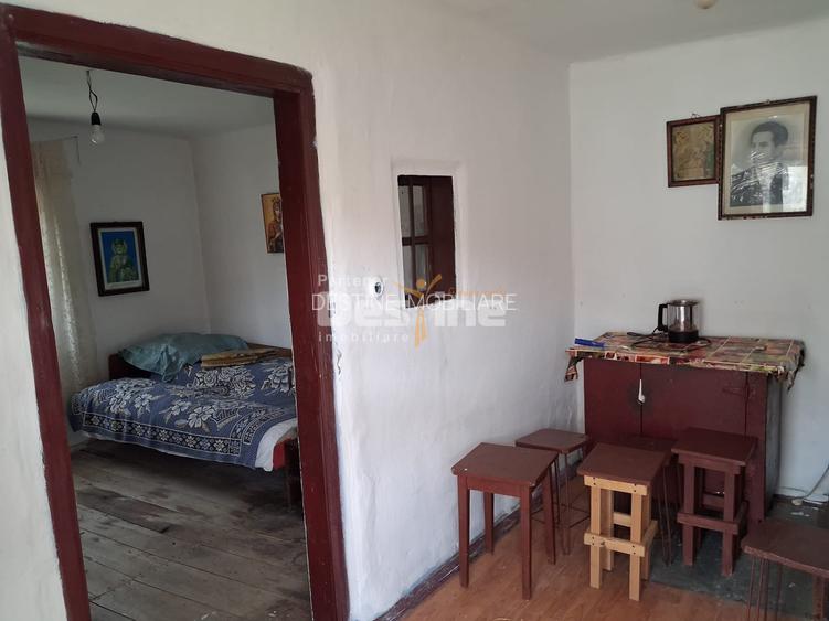 Casă + teren generos în Comuna Frâncești (sat Dezrobiți) - 3