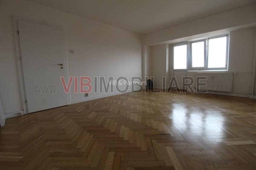 Piata Alba Iulia - Rond Alba Iulia - Banca Transilvania -studio renovat - 2