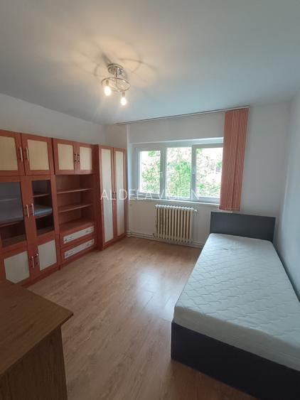 Apartament 2 camere, de vânzare,  Între Lacuri, decomandat, str. Jiului,  etj 1 - 5