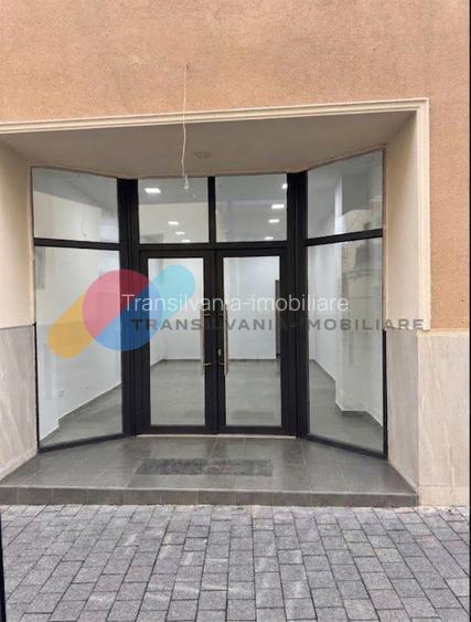 Spațiu comercial ultracentral cu vitrină stradală | 90 mp - 2