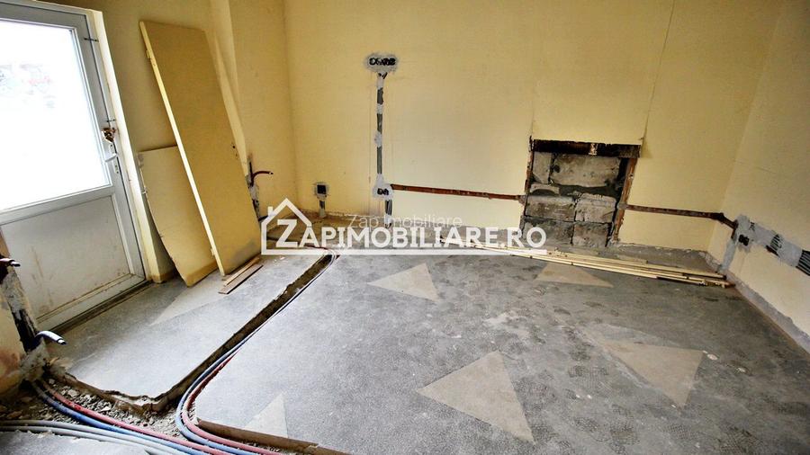 Hală + birouri si spatiu comercial 700 mp. teren 2.500 mp - 11