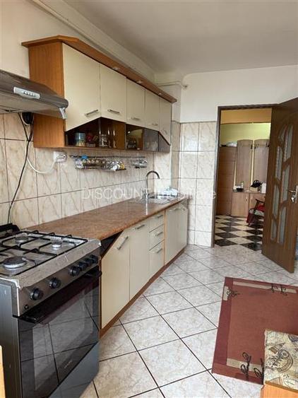 Apartament cu 4 camere zona  9 Mai - 13