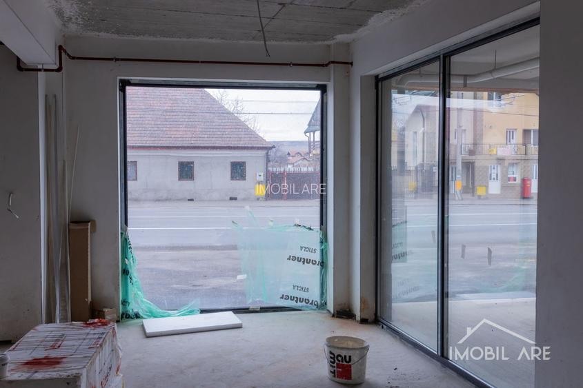 Spatiu comercial cu front stradal in locatie intens circulata - 3