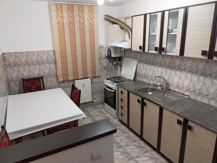 Inchiriez apartament cu 3 camere, zona Centru, Alba Iulia - 2