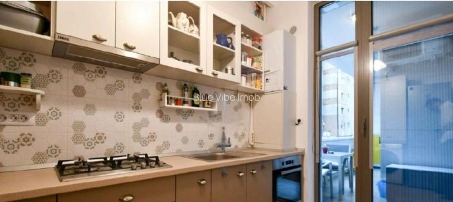 Seaside Living: 2-Room Apt, 250m from Beach + Private Parking - 3